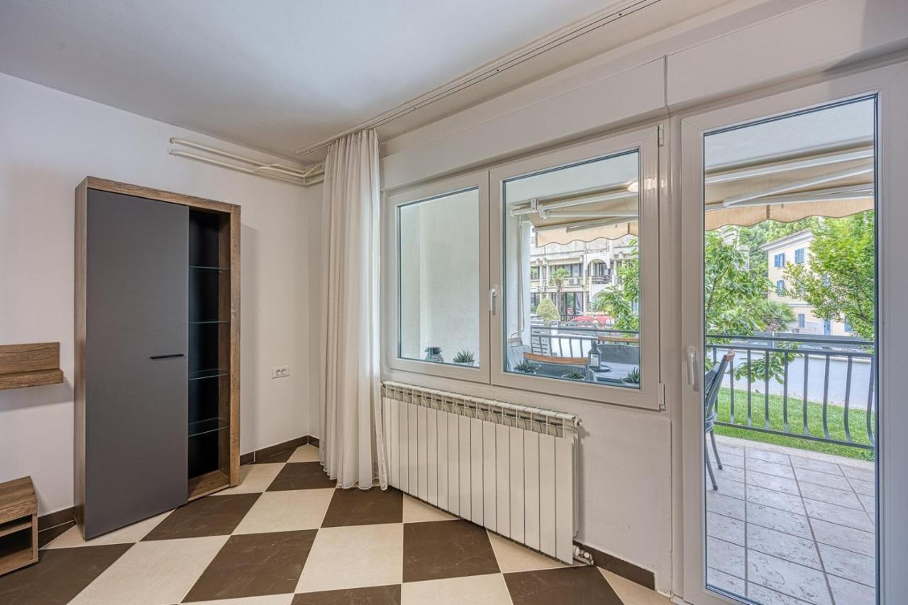 Apartments Claudio Porec Exterior photo